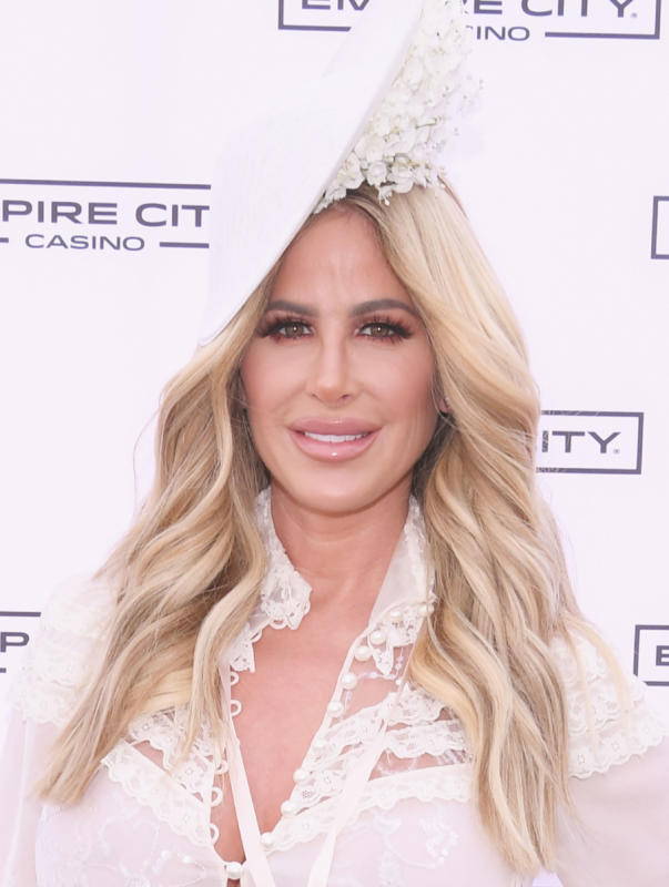 Kim Zolciak Hosts Kentucky Derby Hat Contest At Empire City Casino At Yonkers Raceway