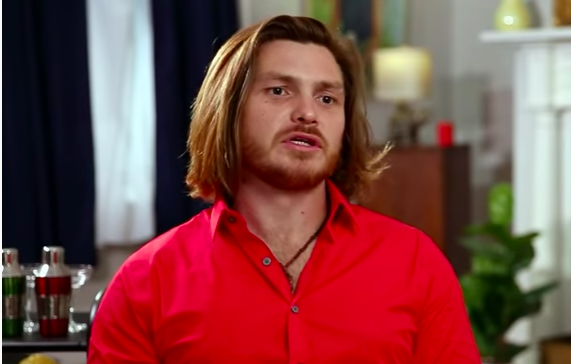 90 Day Fiancé: Syngin Colchester Accused of Scamming Fans