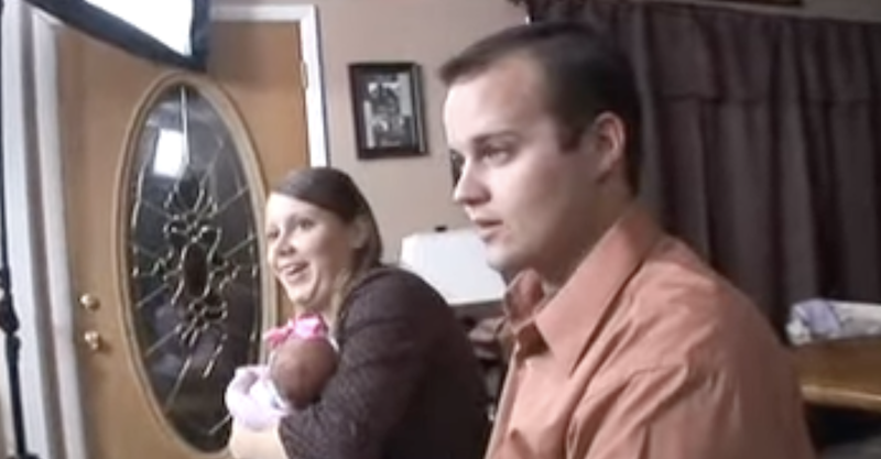 josh anna duggar header sized image with baby mackynzie